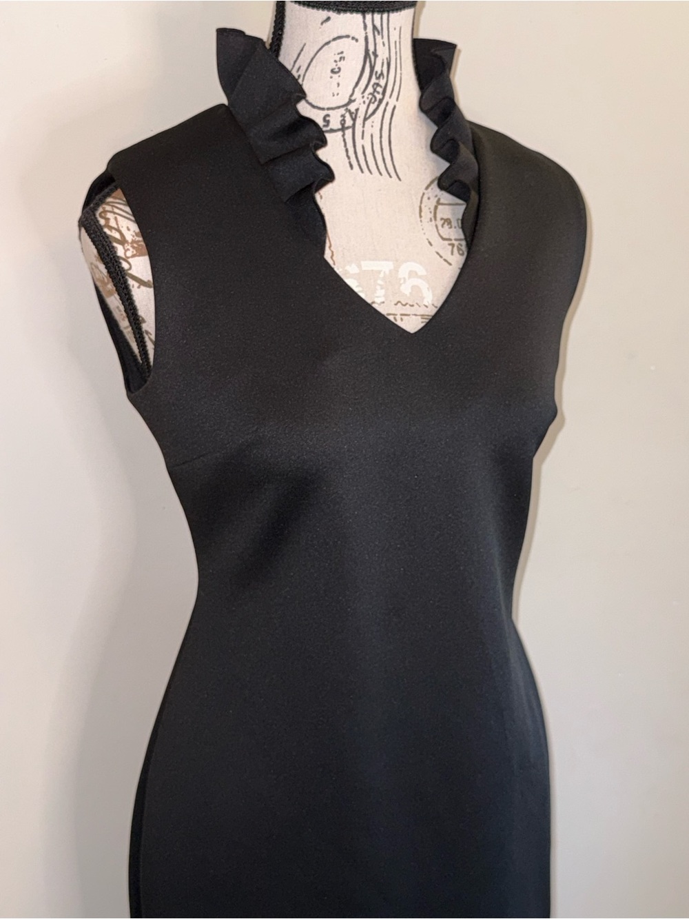 NWT Calvin Klein Black Sleeveless V-Neck Midi Dress with Ruffle Collar - Size 4 - Picture 3 of 10